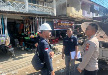      Tim Puslabfor Polda Kalbar Gelar Olah TKP Ilmiah di Sungai Pinyuh     Selidiki Penyebab Kebakaran 18 Ruko 