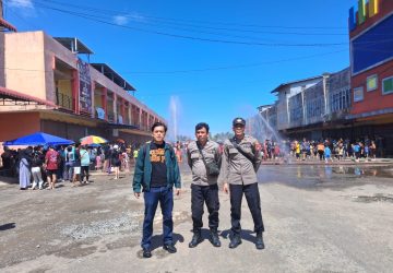 ​Semarak Perayaan Duan Wu Jie, Polsek Sungai Pinyuh Pastikan Kegiatan Perang Air Berjalan Aman dan Kondusif