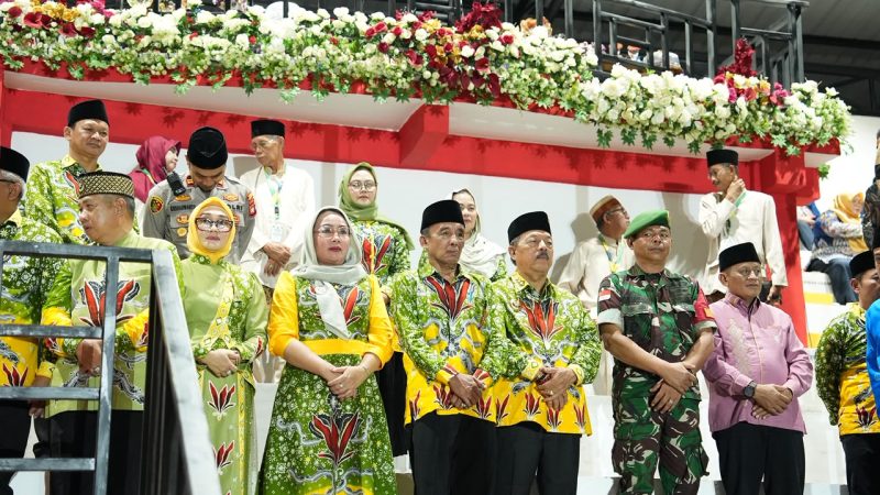 Tutup MTQ ke-34 di Tayan Hilir, Bupati Ontot: Kafilah Ini Adalah Aset Pemerintah di Bidang Keimanan