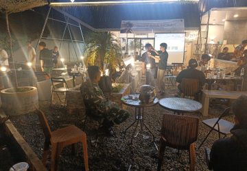 Koramil Jongkat Terus Semarakkan Nobar Piala Dunia 2026 Pererat Kebersamaan dengan Masyarakat