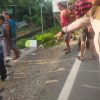 Mayat Wanita Ditemukan di Tepi Jalan Raya Sengkubang, Diduga Korban Tabrak Lari