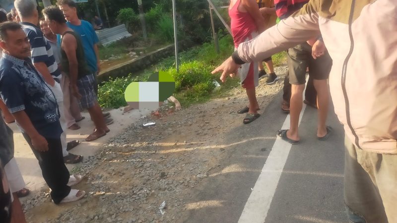 Mayat Wanita Ditemukan di Tepi Jalan Raya Sengkubang, Diduga Korban Tabrak Lari