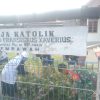 Babinsa bersama Mahasiswa Bersihkan Lingkungan Gereja Katolik Paroki Santo Fransiskus Xaverius Mempawah