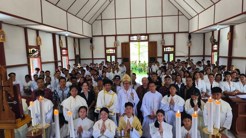 Penantian 16 Tahun Berbuah Manis, Gereja Santo Markus Semandak Diresmikan Uskup Sintang