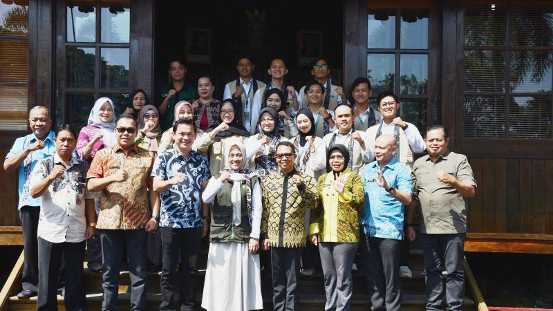 Wabup Florensius Ronny Sambut Mahasiswa UIN Sunan Kalijaga yang Akan KKN di Sintang