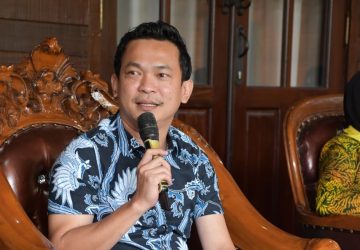 Florensius Ronny Welcomes UIN Sunan Kalijaga Students for KKN in Sintang