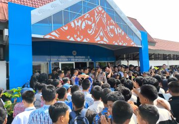 Ratusan Siswa SMKN 1 Mempawah Hilir Gelar Aksi Protes, Tuntut Dua Oknum Guru Diberhentikan Imbas Video Viral