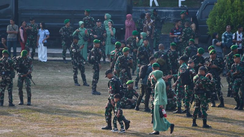 Bupati Sintang Lepas Keberangkatan 460 Prajurit Batalyon 642 Kapuas Menuju Papua