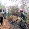 TNI bersama Tim Gabungan Kepung Titik Api di Mempawah