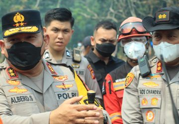 Kapolda Kalbar Tinjau Penanganan Karhutla dan Keamanan Obvitnas di Sungai Kunyit