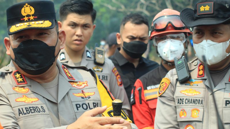 Kapolda Kalbar Tinjau Penanganan Karhutla dan Keamanan Obvitnas di Sungai Kunyit