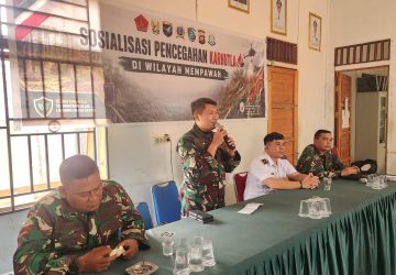 Tim Mabes TNI Sosialisasikan Bahaya Karhutla ke Suak Barangan Kabupaten Mempawah