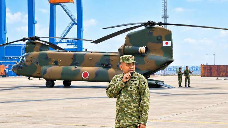 Dandim Mempawah Pantau Langsung Dukungan Penanganan Karhutla oleh Tentara Jepang
