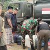 Koramil Toho Alirkan 5.000 Liter Air Bersih kepada Warga