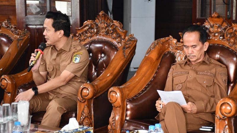 Bupati Sintang Pimpin Rapat Antisipasi Gagal Panen Daerah Akibat Kemarau Panjang